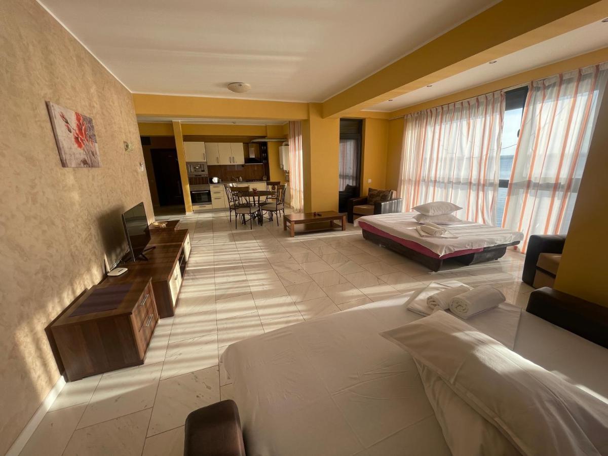 Sophia Lake View Suite Mamaia Kültér fotó