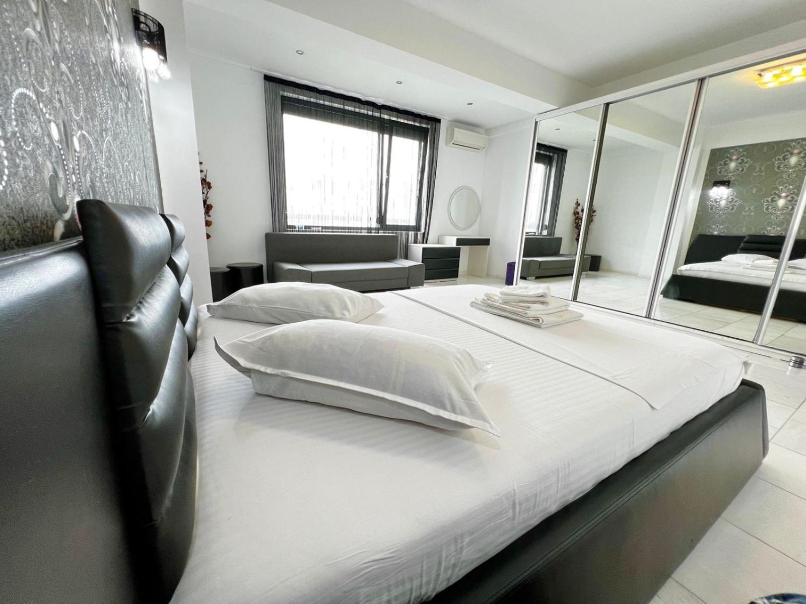 Sophia Lake View Suite Mamaia Kültér fotó