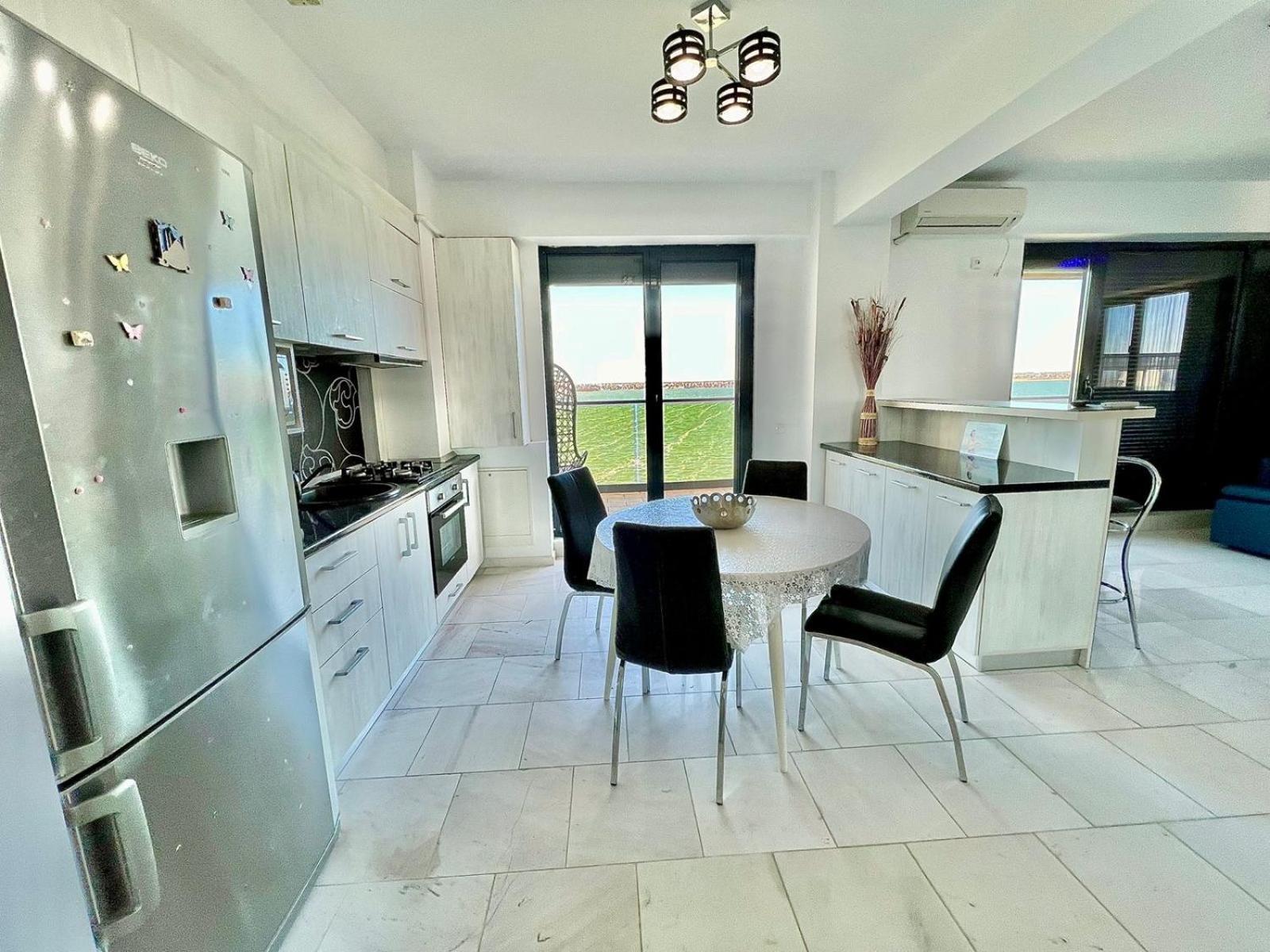 Sophia Lake View Suite Mamaia Kültér fotó